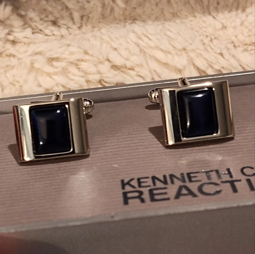 NEW! Kenneth Cole Cuff Links
